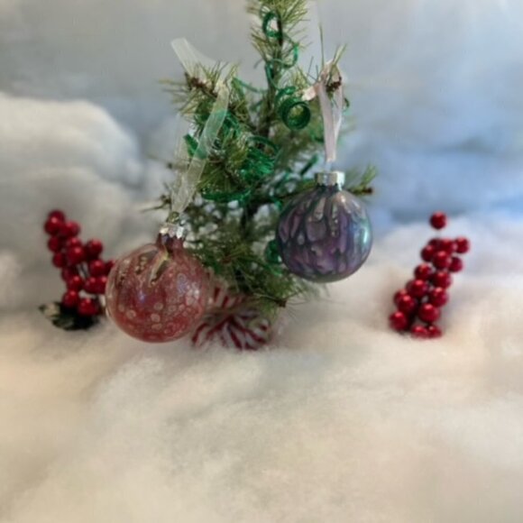 Unique Hand painted & sealed Christmas ornaments plastic, SET of 4 - Picture 2 of 2